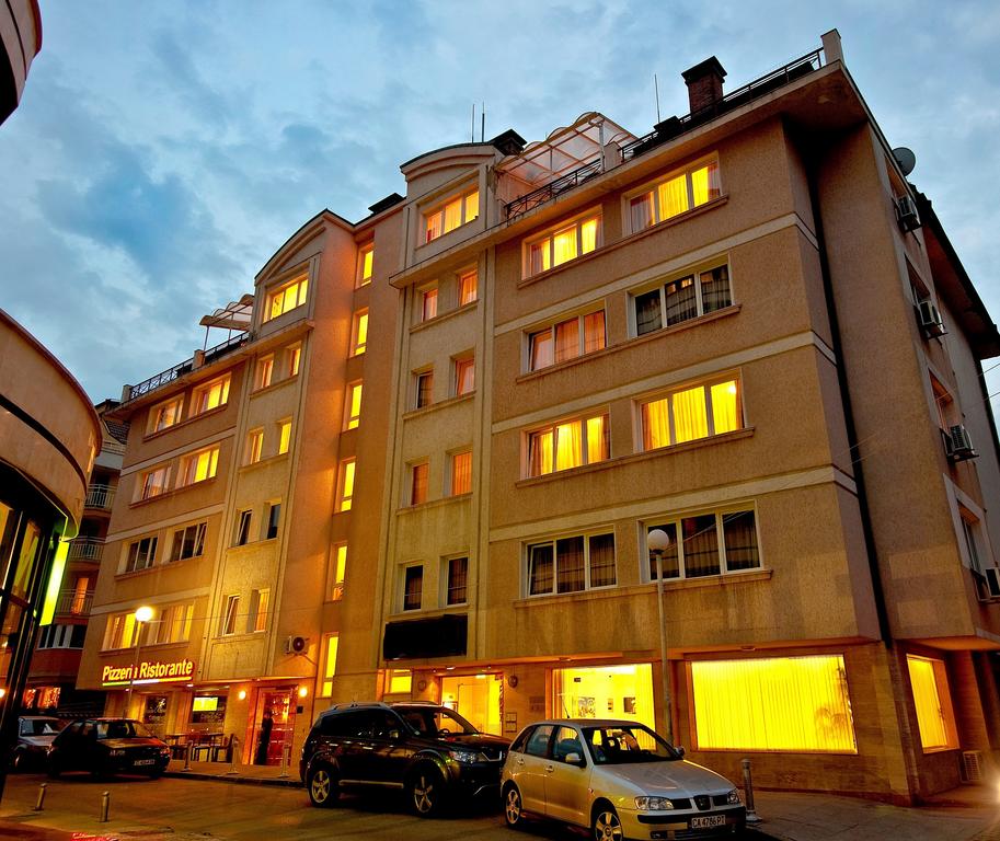 Apartments Carrera